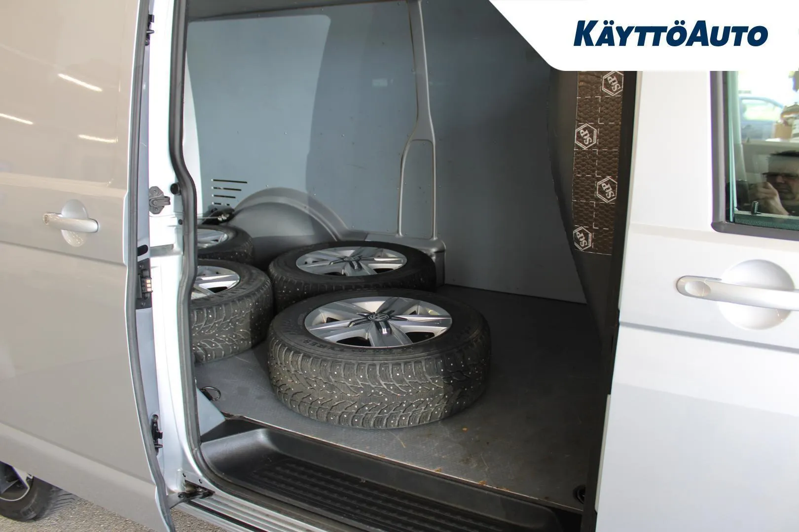 Volkswagen Transporter MUZ-176 carousel image