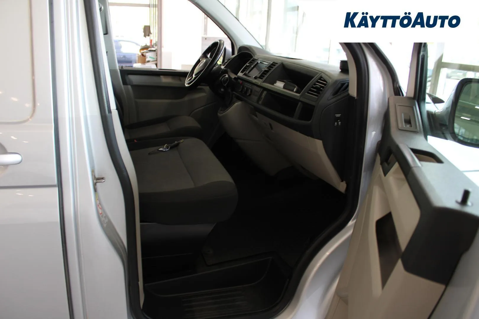Volkswagen Transporter MUZ-176 carousel image