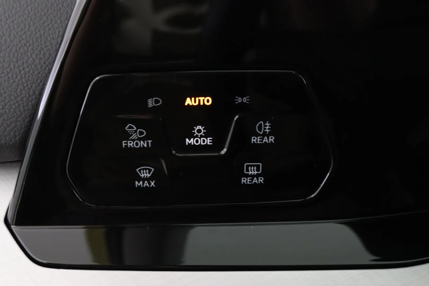 Volkswagen Golf GOF-532 carousel image