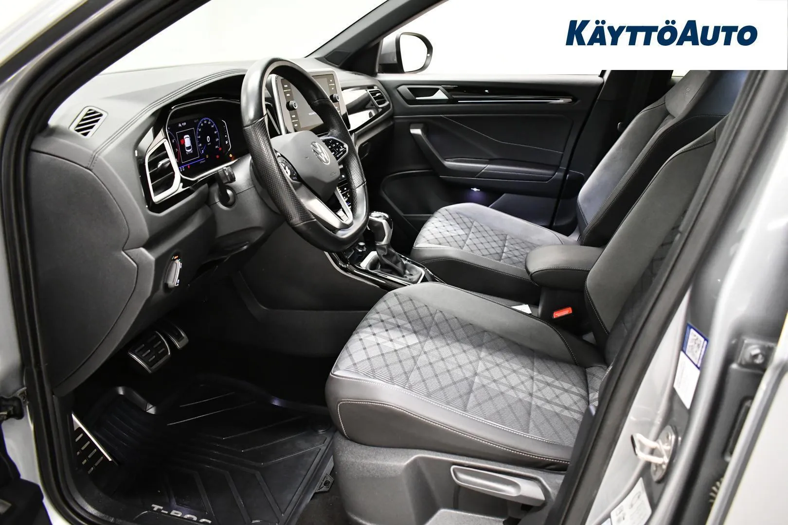 Volkswagen T-Roc MOE-620 carousel image