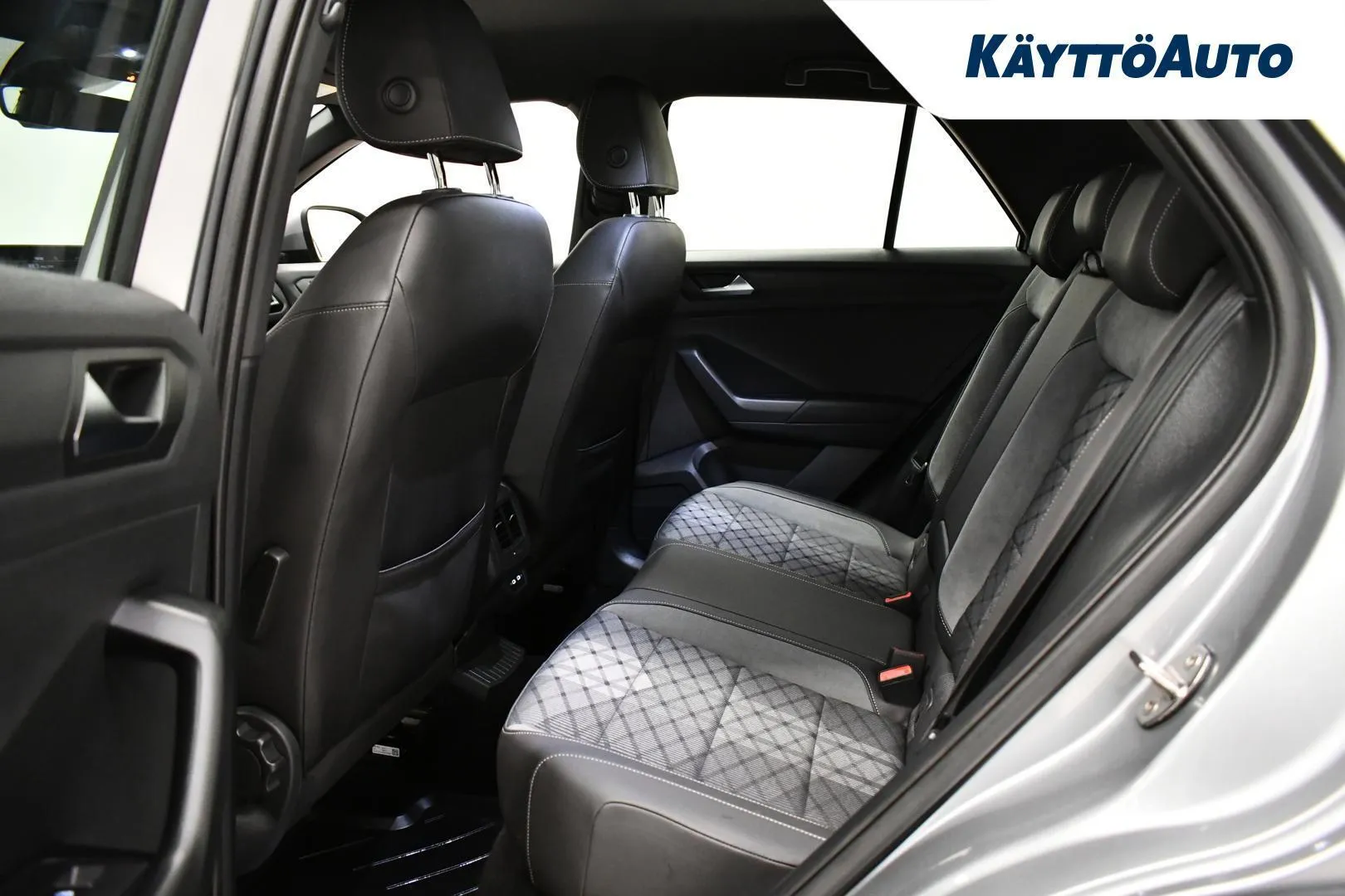 Volkswagen T-Roc MOE-620 carousel image