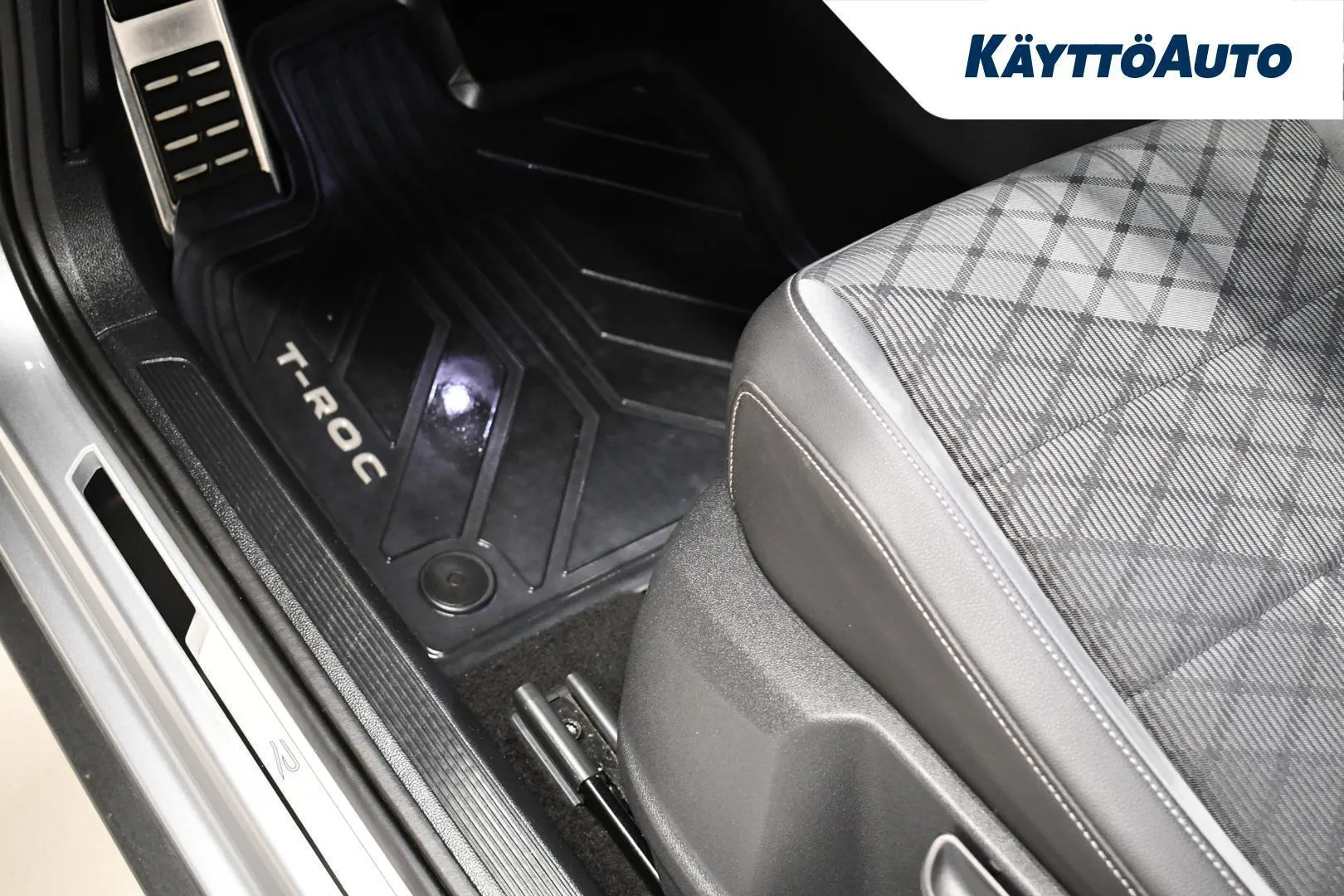 Volkswagen T-Roc MOE-620 carousel image