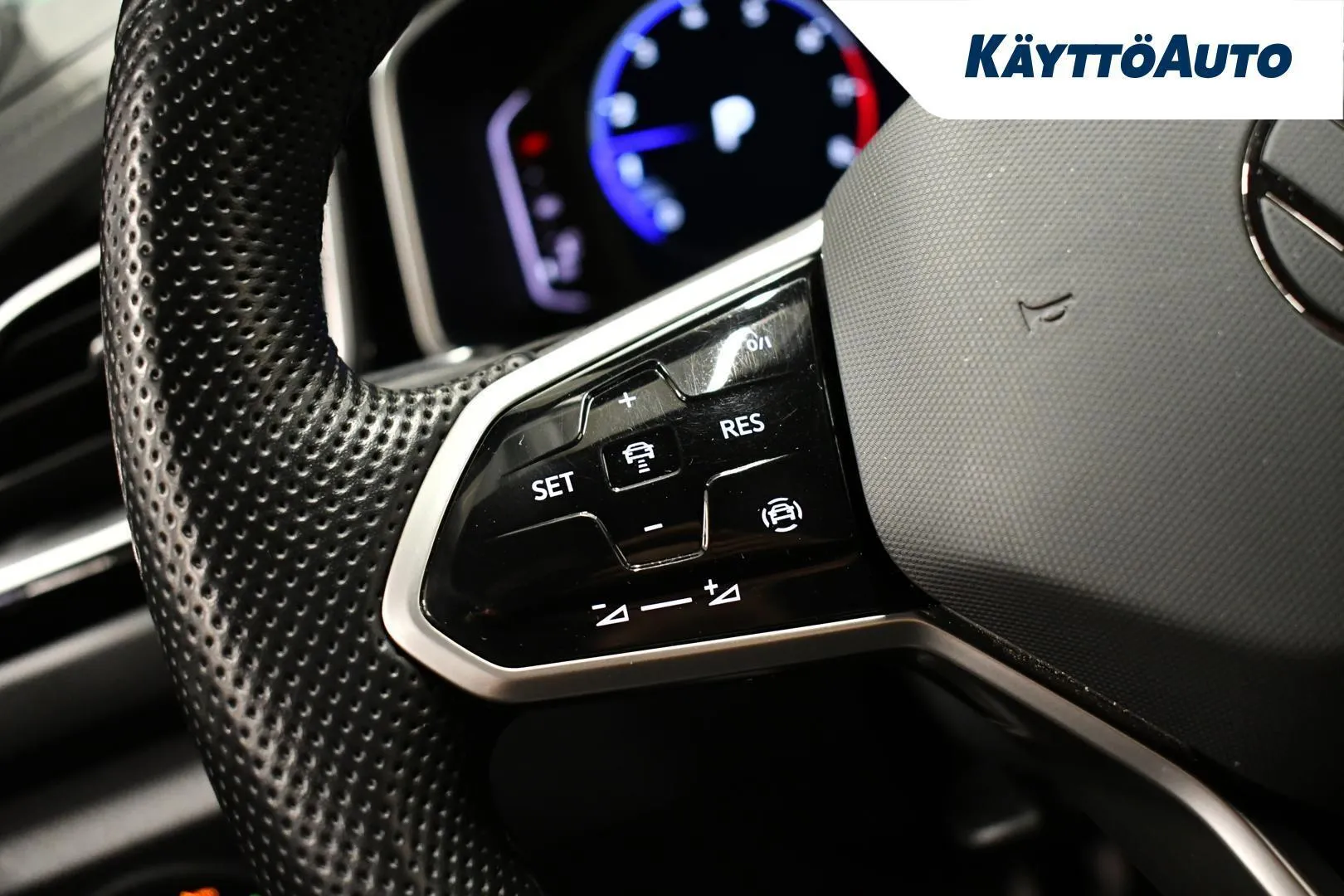 Volkswagen T-Roc MOE-620 carousel image