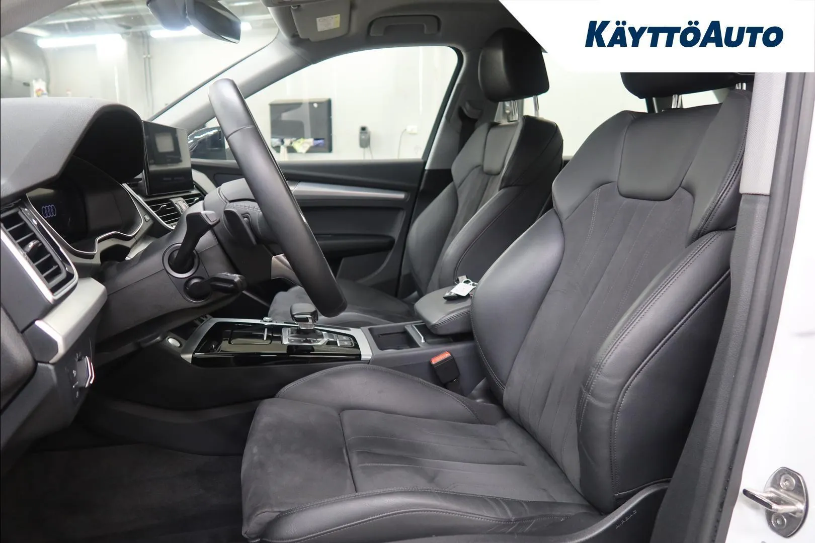 Audi Q5 XSJ-900 carousel image