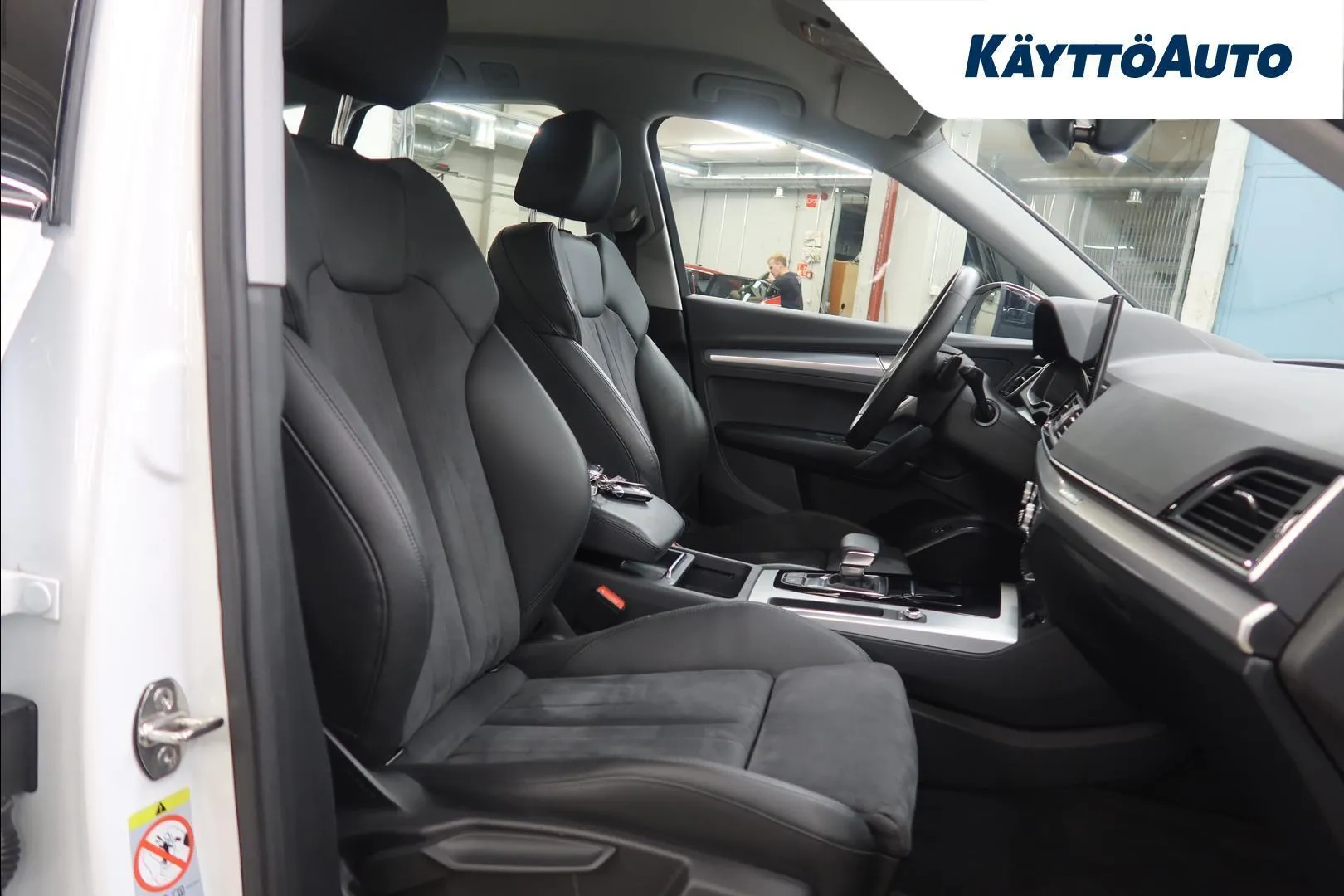 Audi Q5 XSJ-900 carousel image