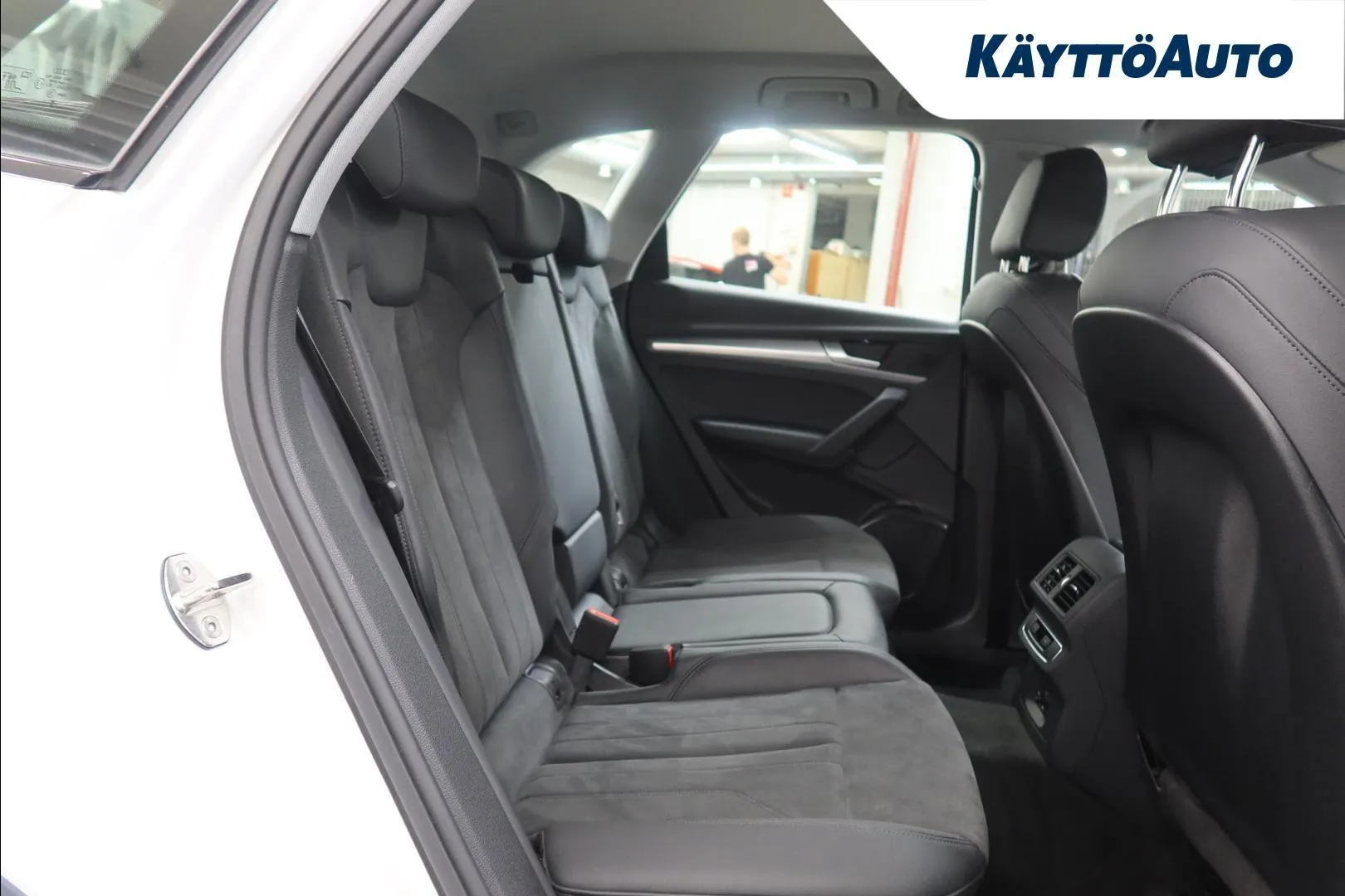 Audi Q5 XSJ-900 carousel image