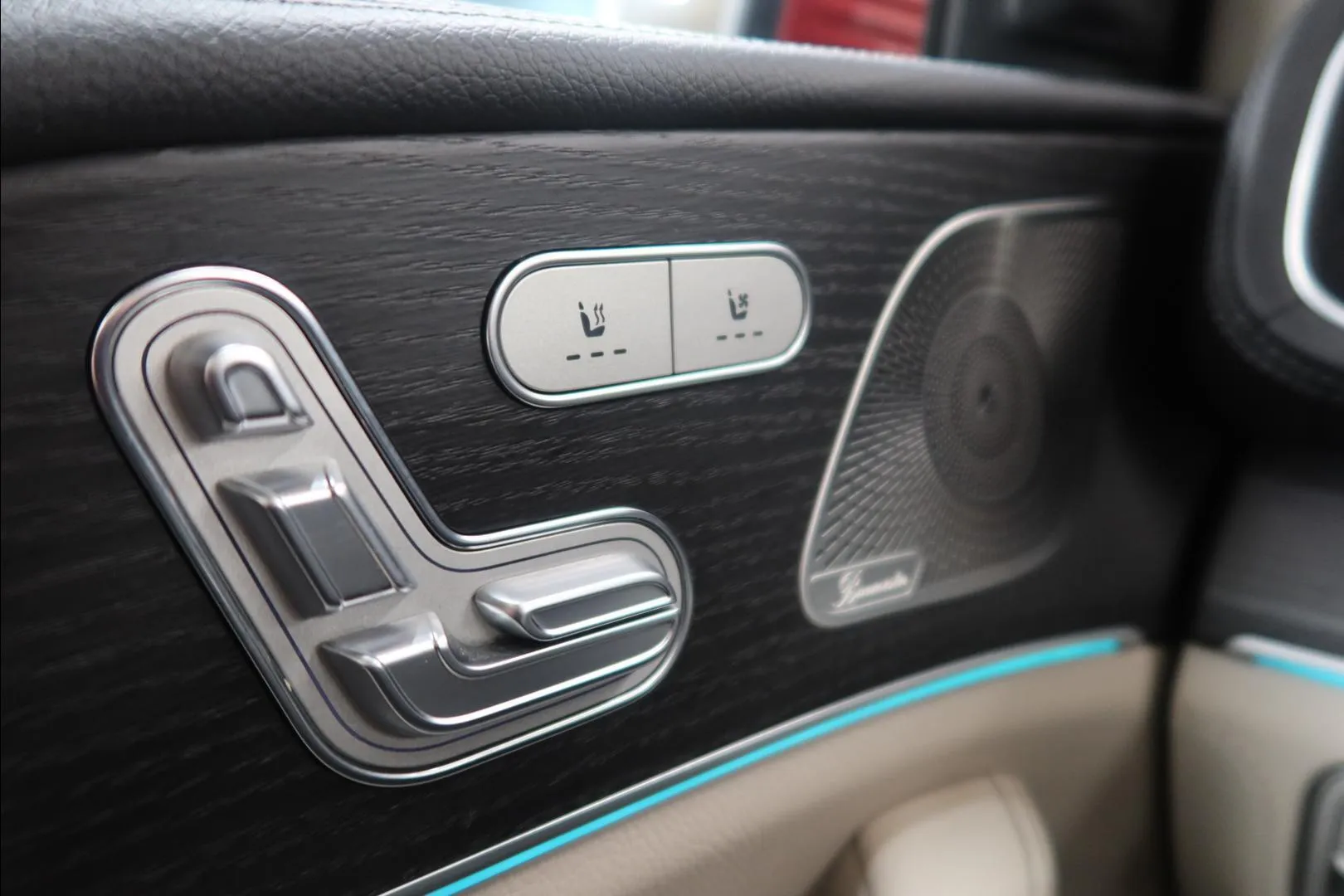 Mercedes-Benz GLE ZOU-370 carousel image