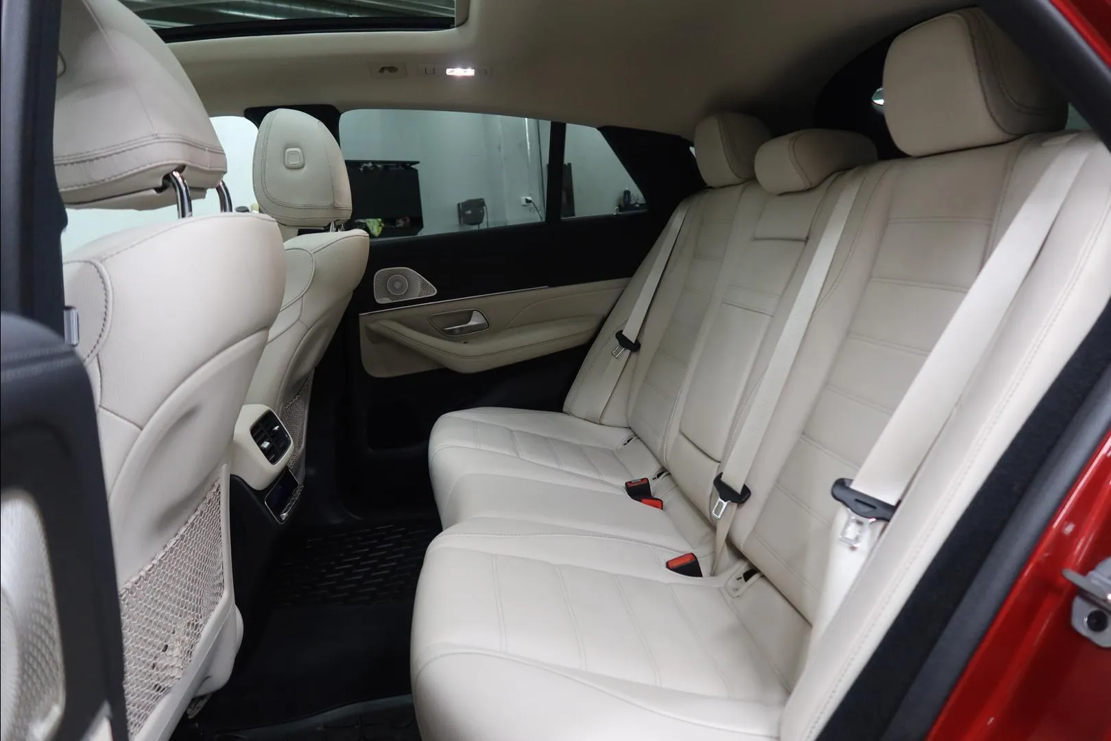Mercedes-Benz GLE ZOU-370 carousel image