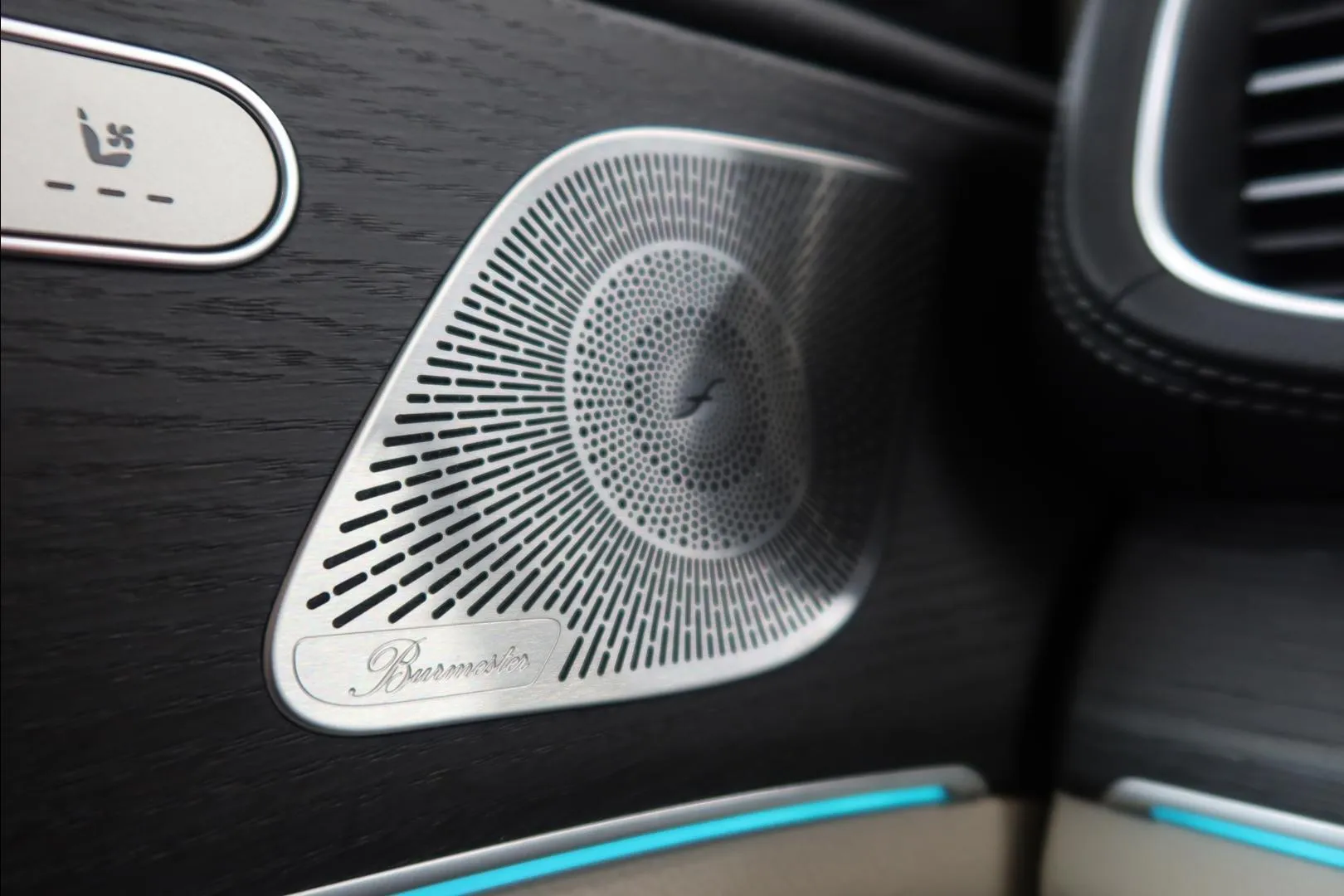Mercedes-Benz GLE ZOU-370 carousel image