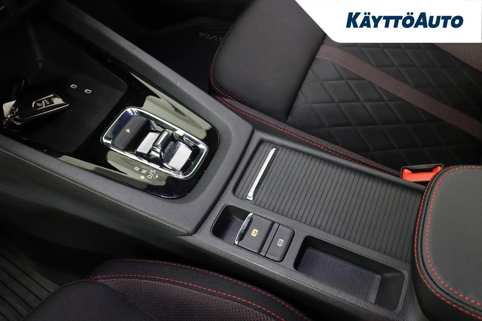 Skoda Octavia OZY-898 carousel image