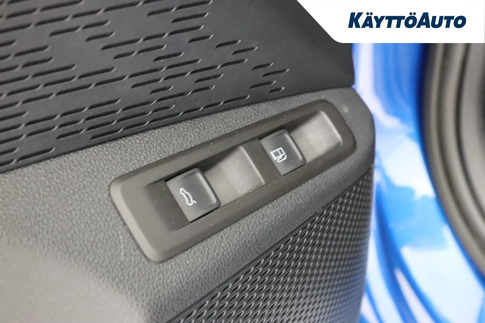 Skoda Octavia OZY-898 carousel image