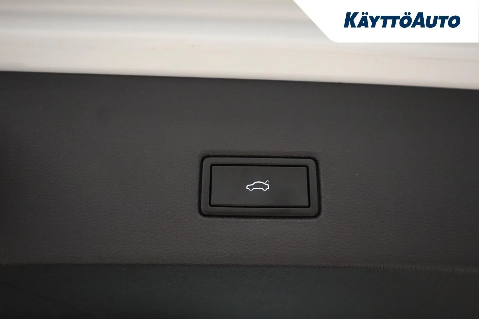 Volkswagen T-Roc IOX-390 carousel image