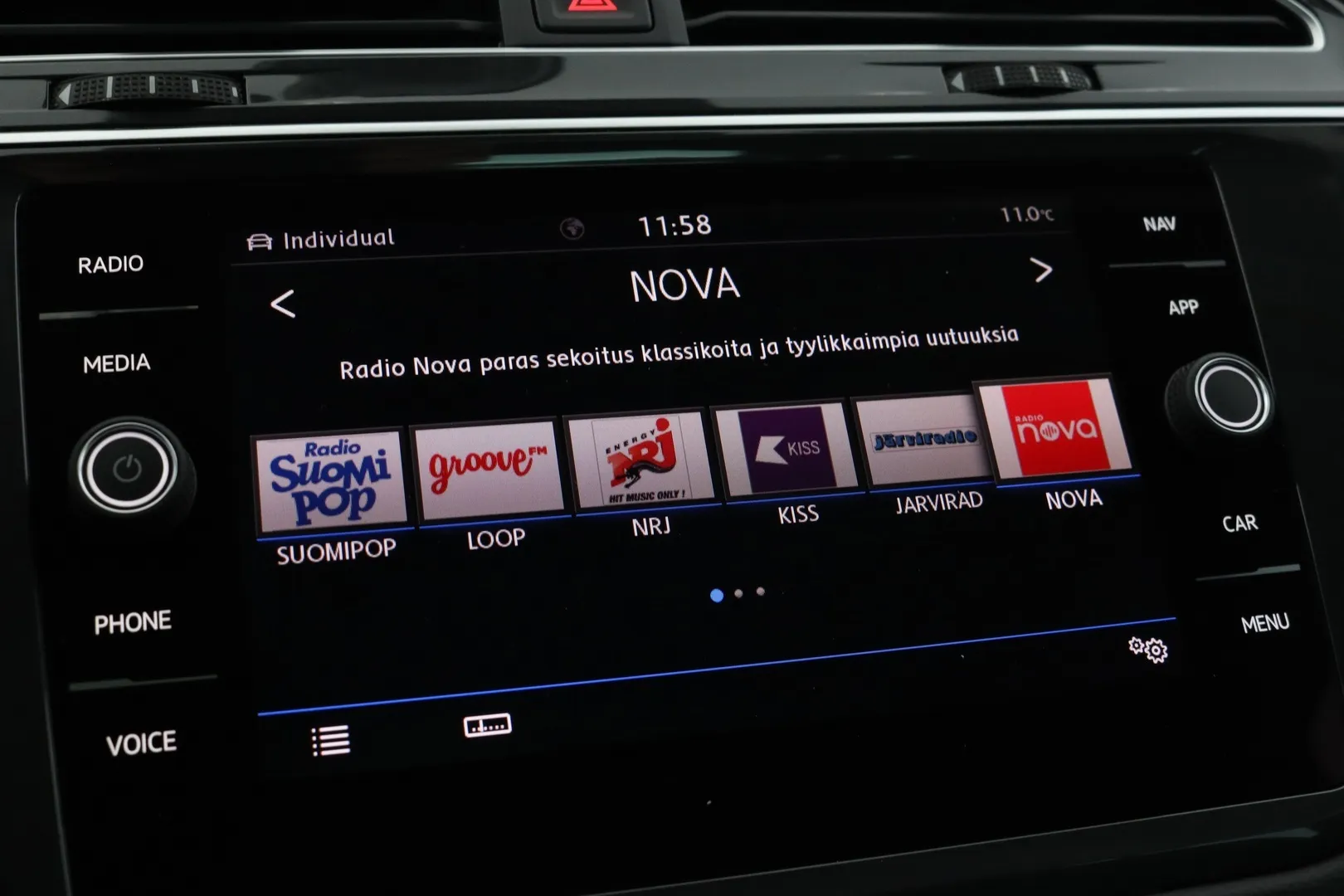 Volkswagen Tiguan RTU-750 carousel image