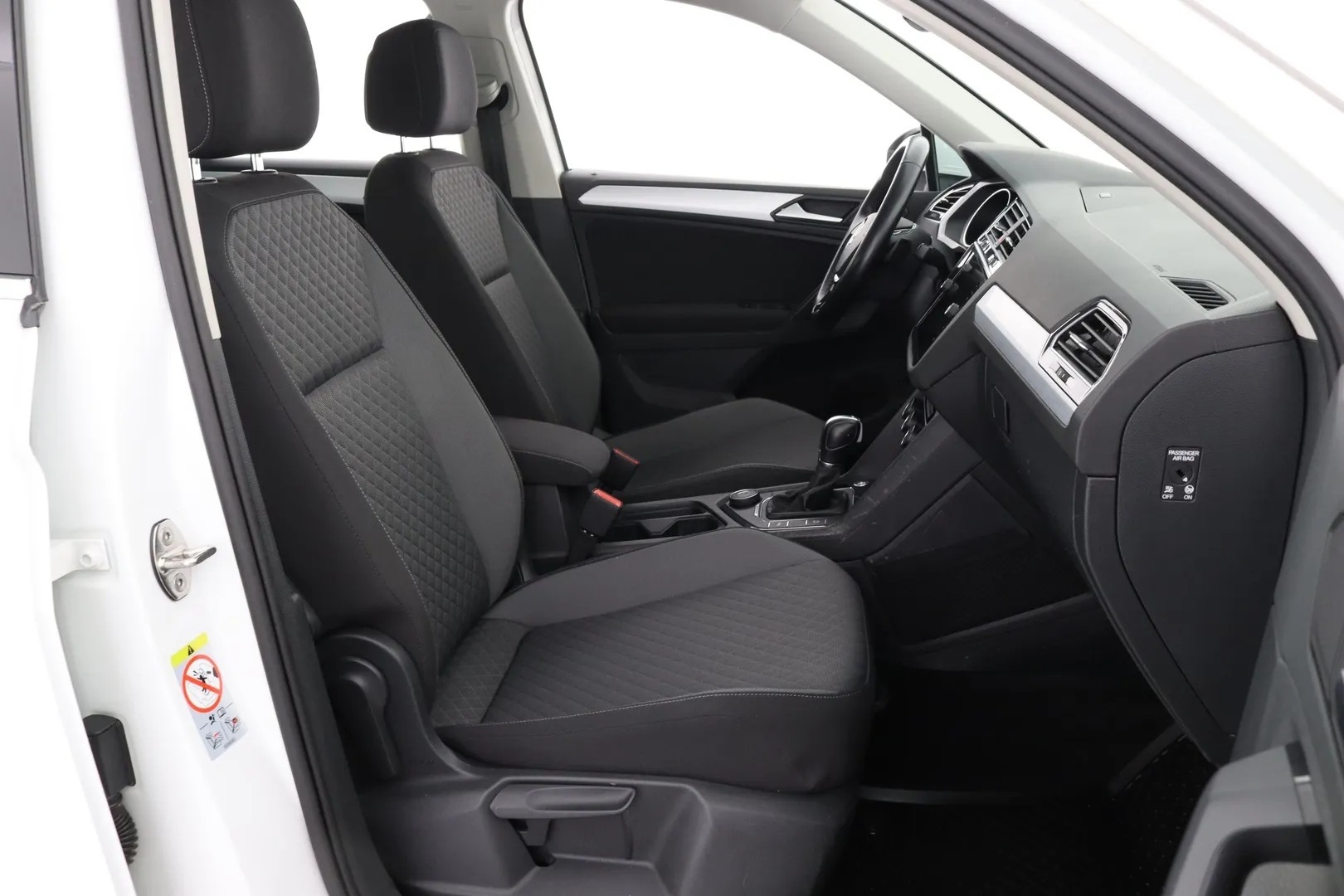 Volkswagen Tiguan RTU-750 carousel image