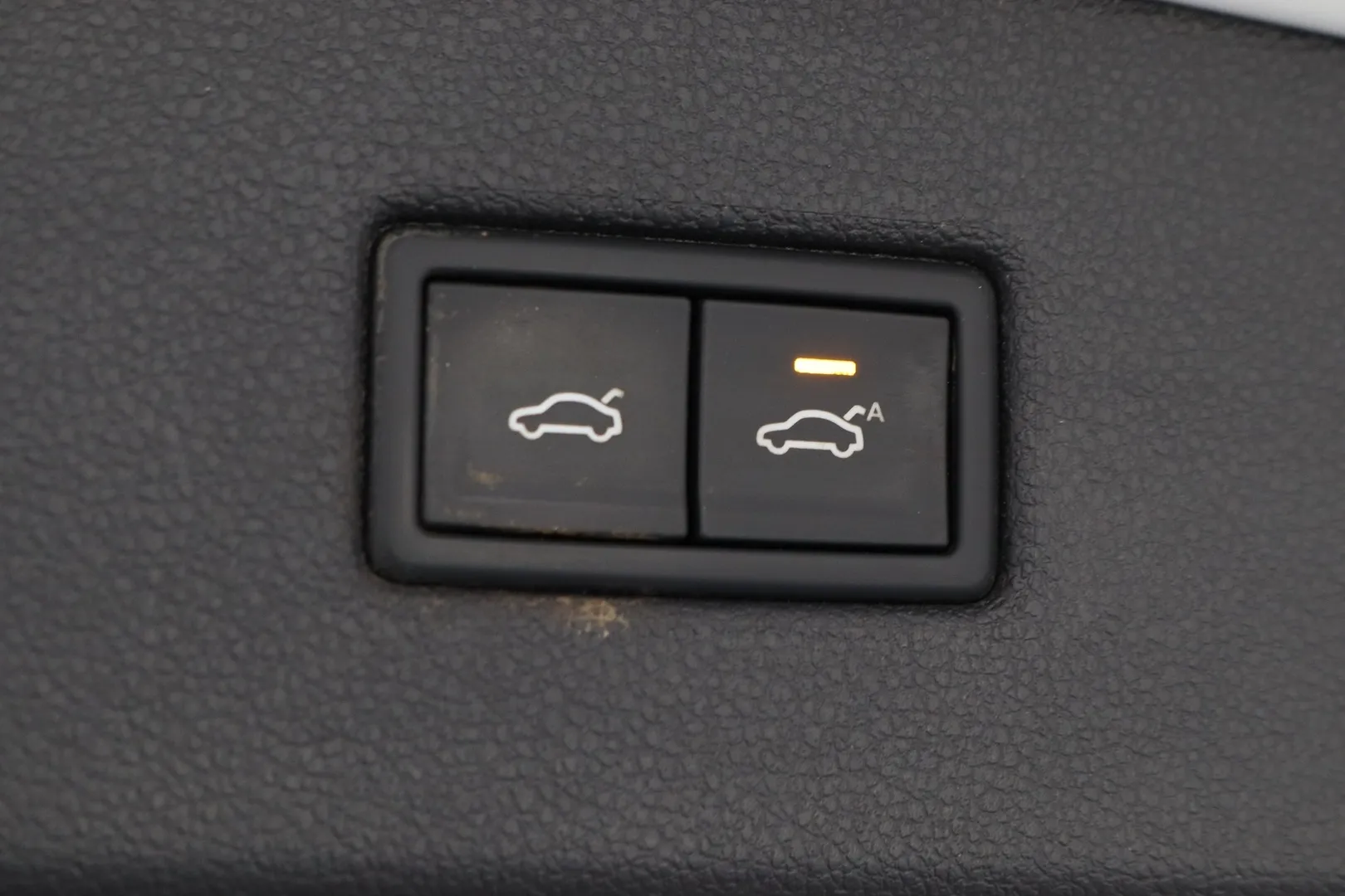 Volkswagen Tiguan RTU-750 carousel image