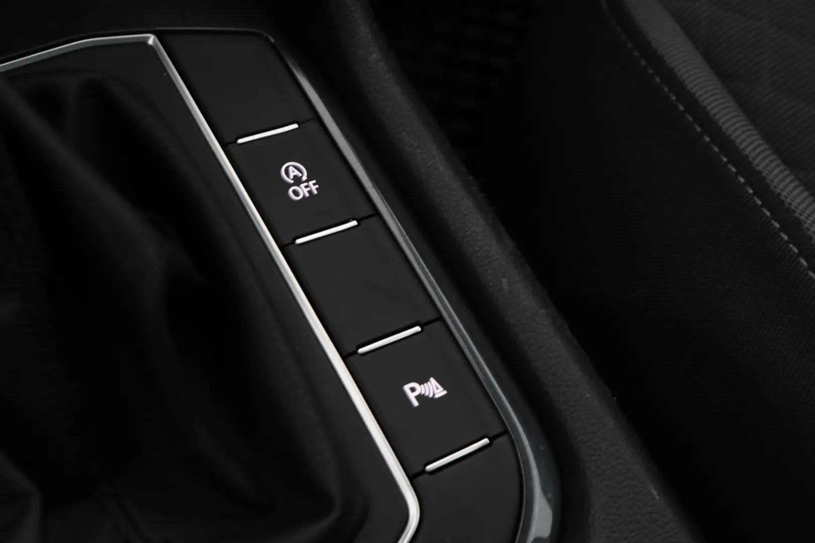 Volkswagen Tiguan RTU-750 carousel image