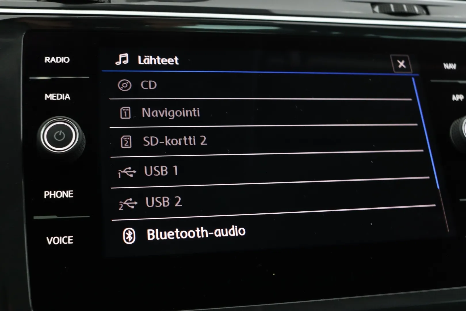 Volkswagen Tiguan RTU-750 carousel image