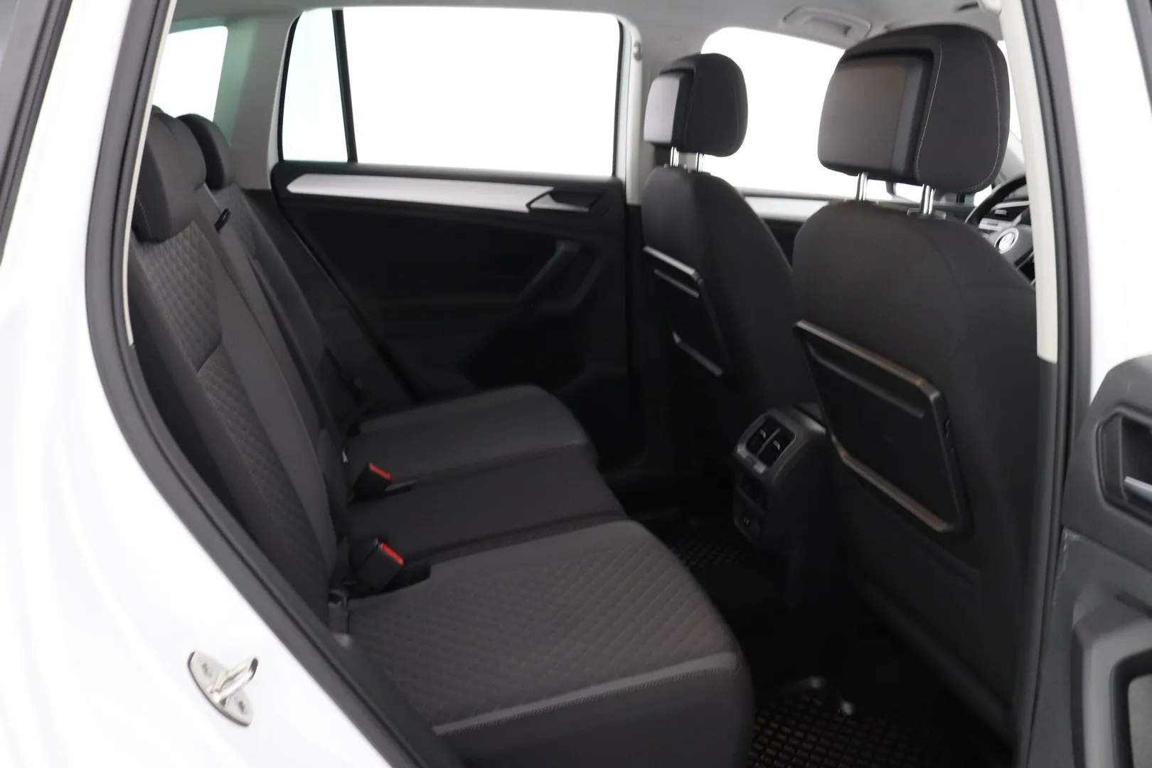 Volkswagen Tiguan RTU-750 carousel image