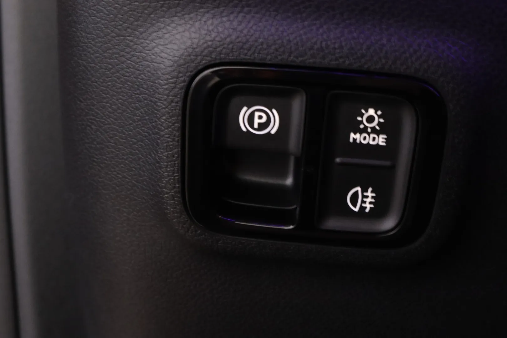 Mercedes-Benz CLA FSJ-198 carousel image