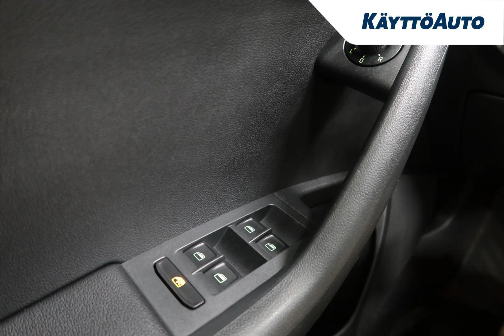 Skoda Octavia EMX-386 carousel image