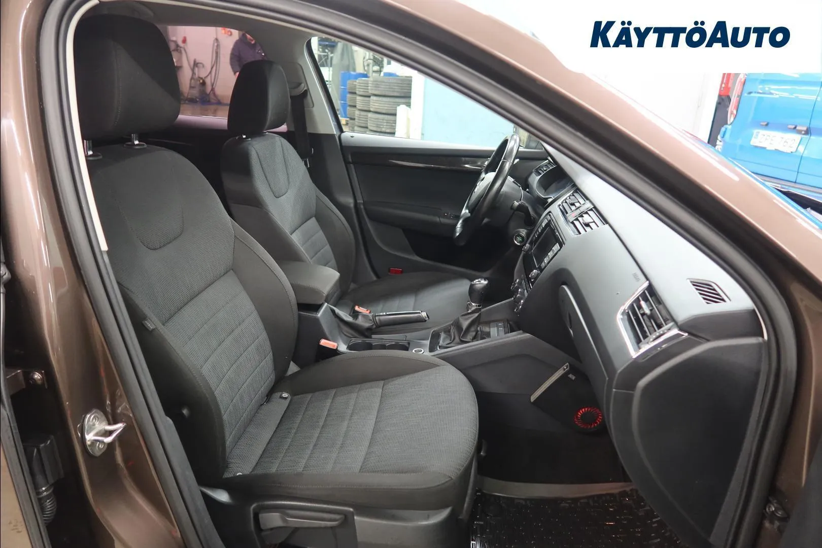 Skoda Octavia EMX-386 carousel image