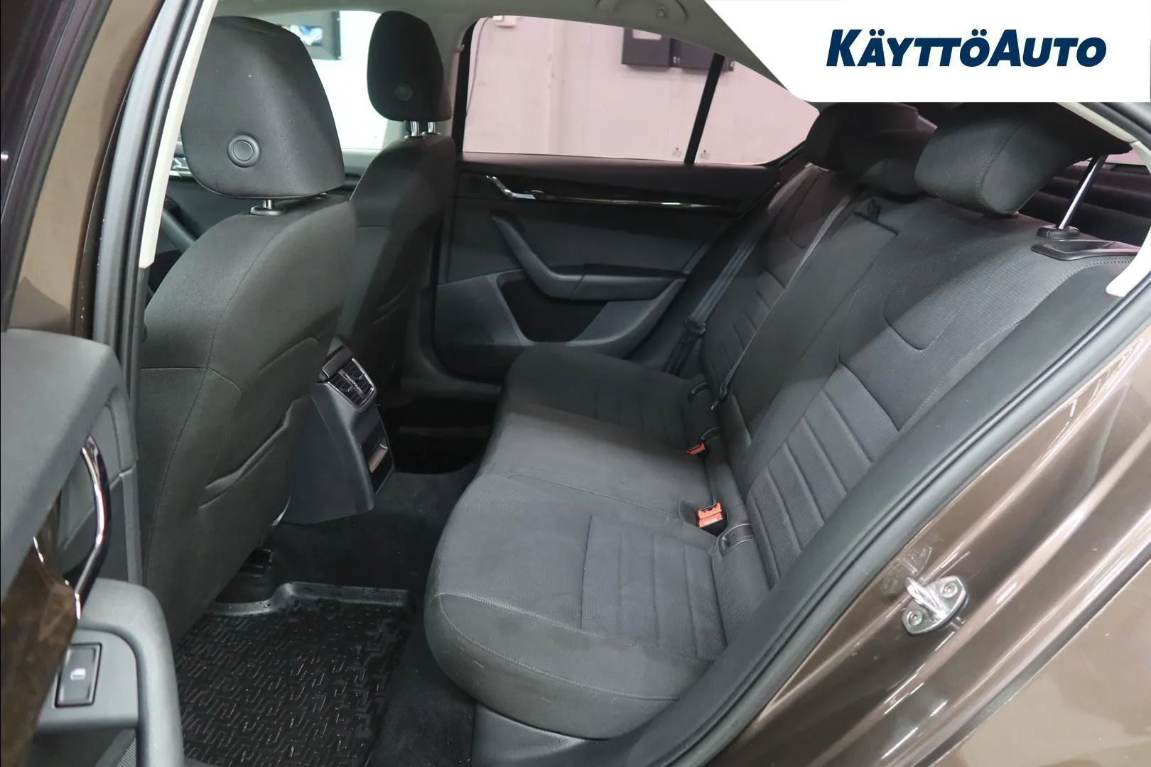 Skoda Octavia EMX-386 carousel image