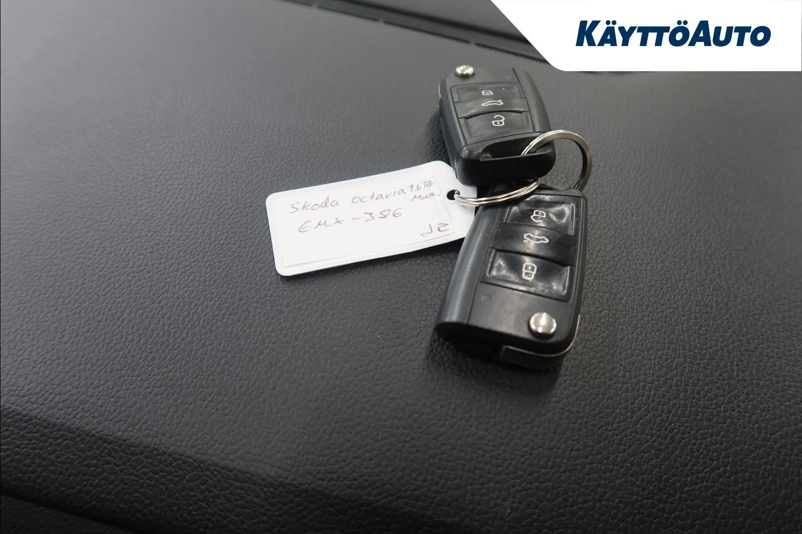 Skoda Octavia EMX-386 carousel image