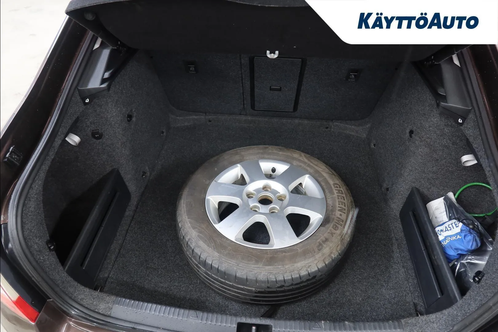 Skoda Octavia EMX-386 carousel image