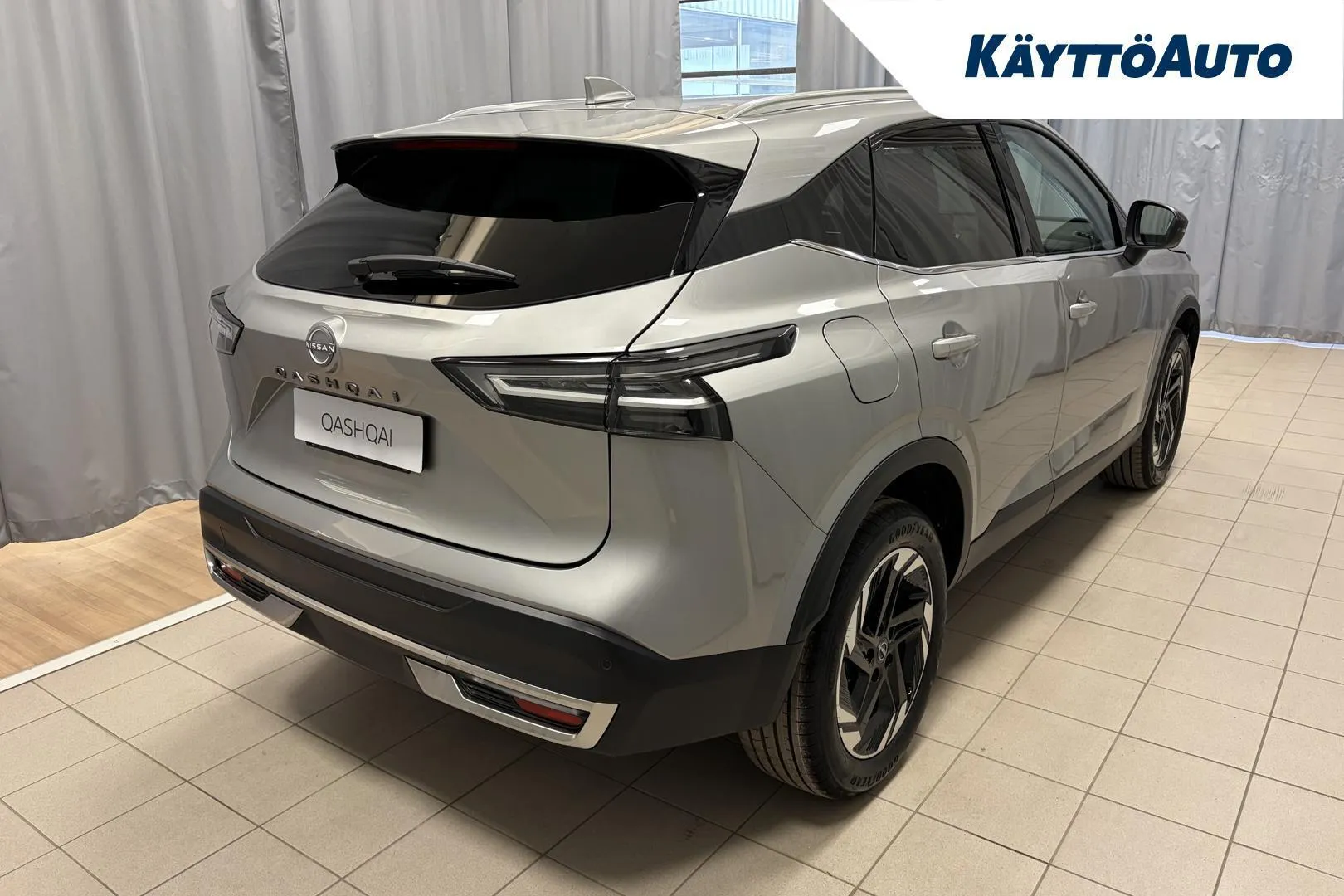 NISSAN QASHQAI SRN-755 carousel image