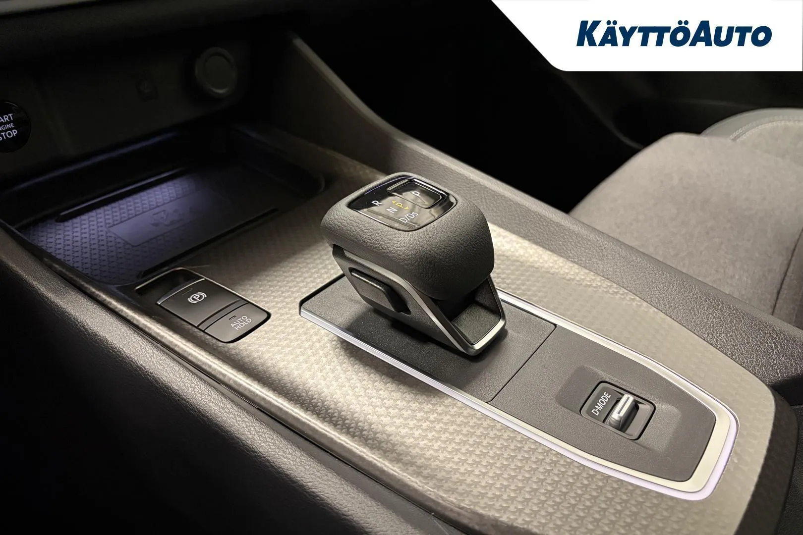 NISSAN QASHQAI SRN-755 carousel image