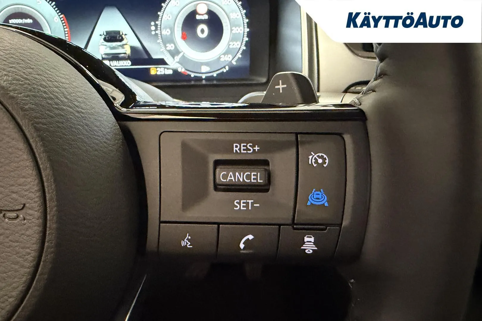 NISSAN QASHQAI SRN-755 carousel image