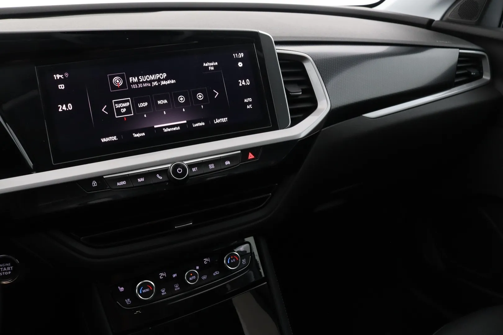 Opel Grandland RUX-565 carousel image