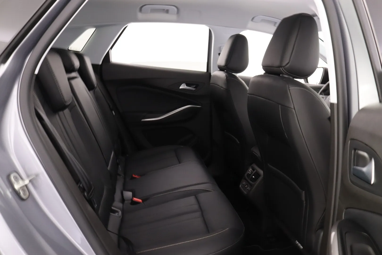 Opel Grandland RUX-565 carousel image