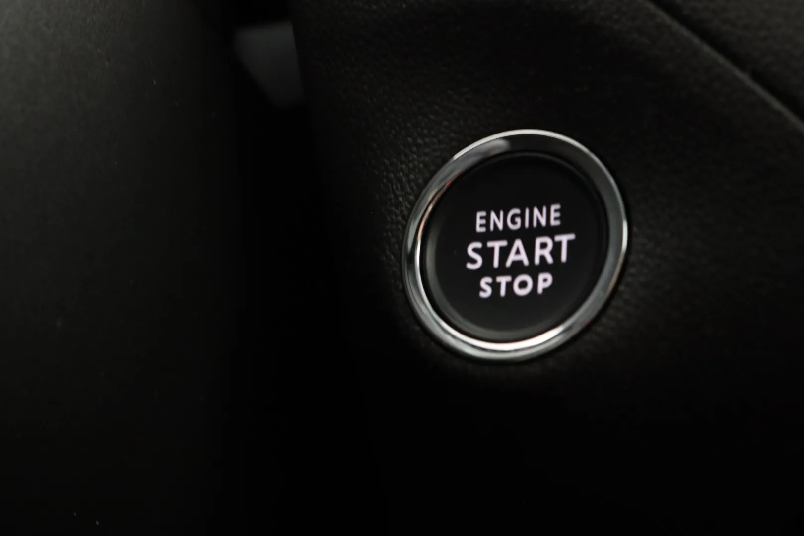 Opel Grandland RUX-565 carousel image