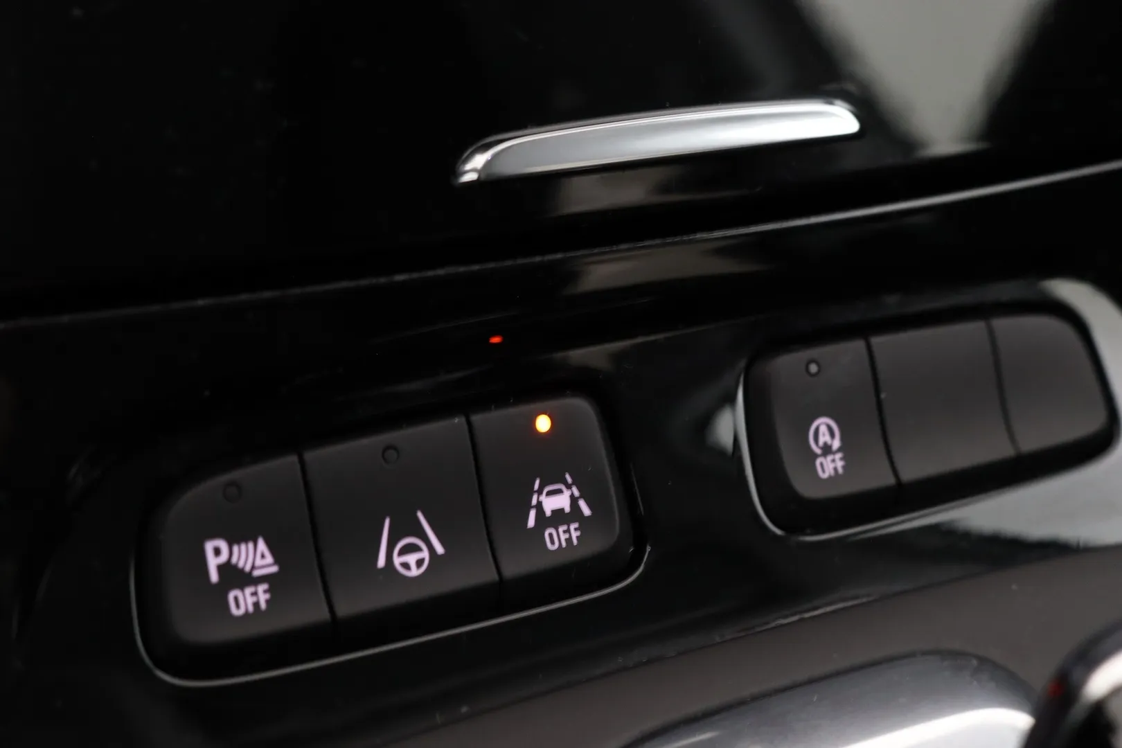 Opel Grandland RUX-565 carousel image