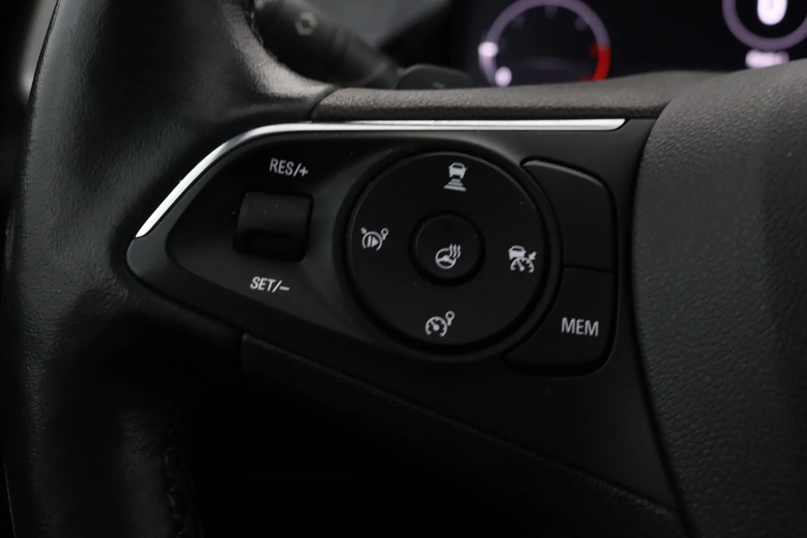 Opel Grandland RUX-565 carousel image