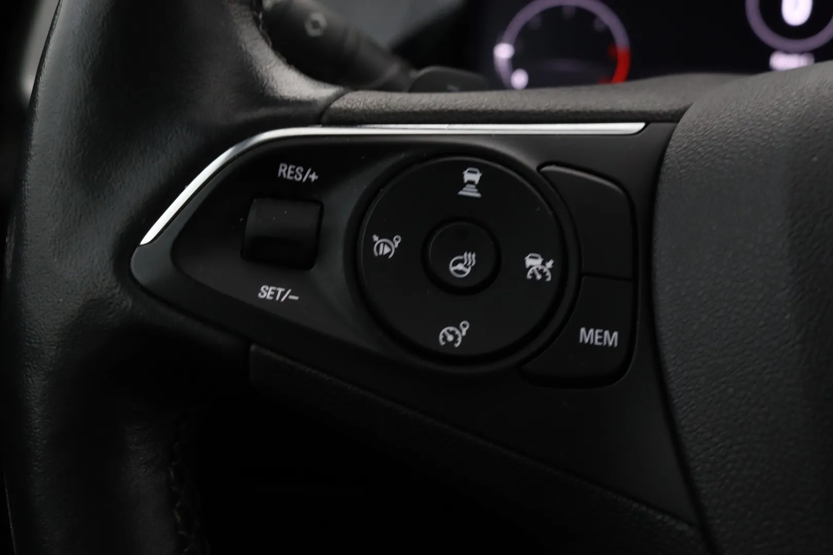 Opel Grandland RUX-565 carousel image