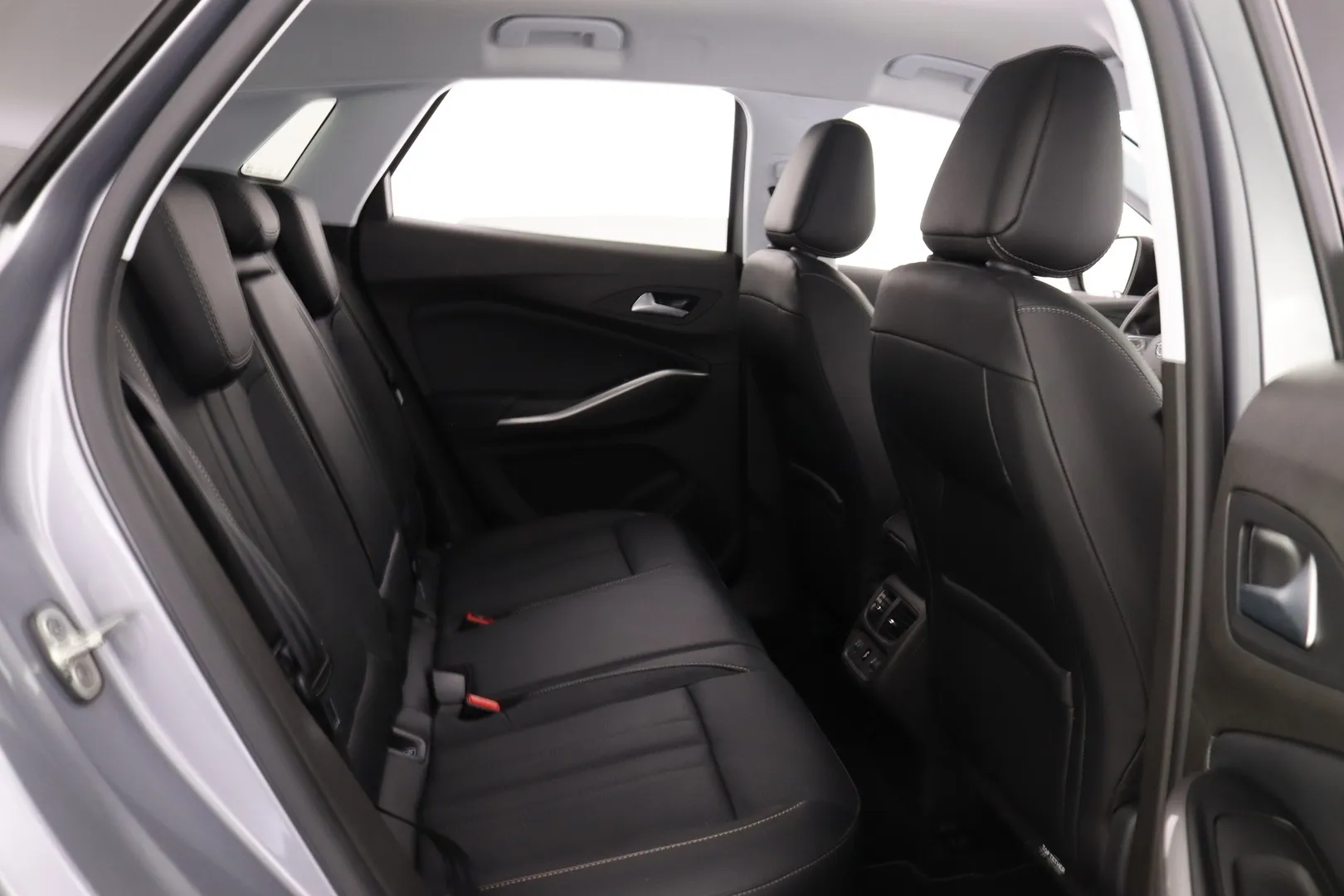 Opel Grandland RUX-565 carousel image