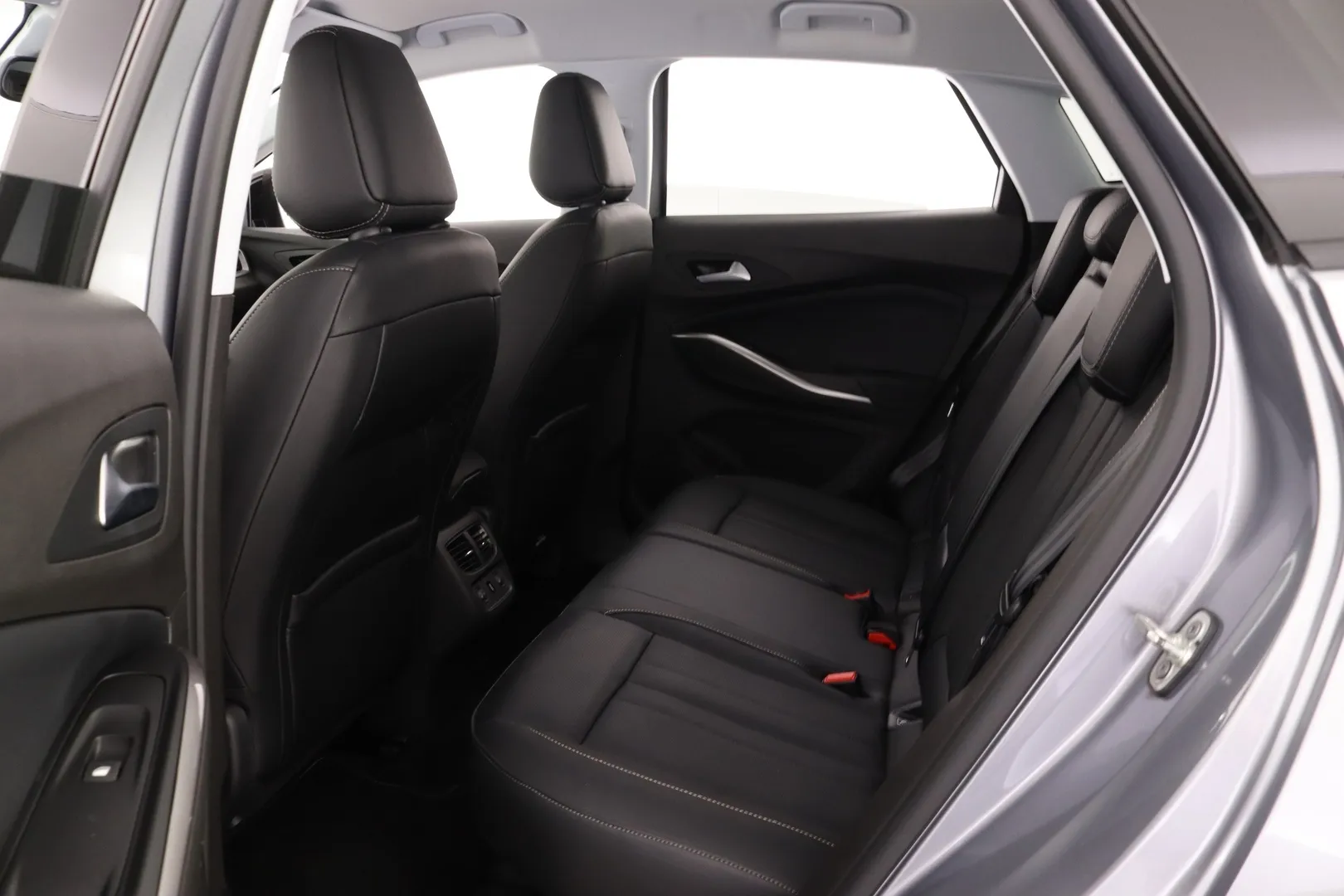 Opel Grandland RUX-565 carousel image