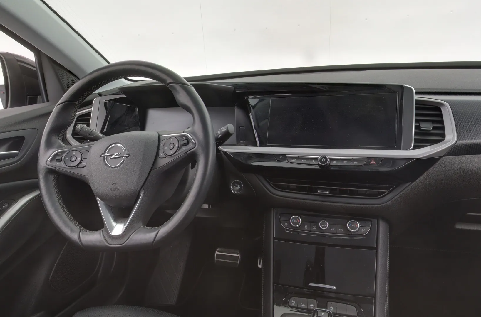 Opel Grandland RUX-565 carousel image