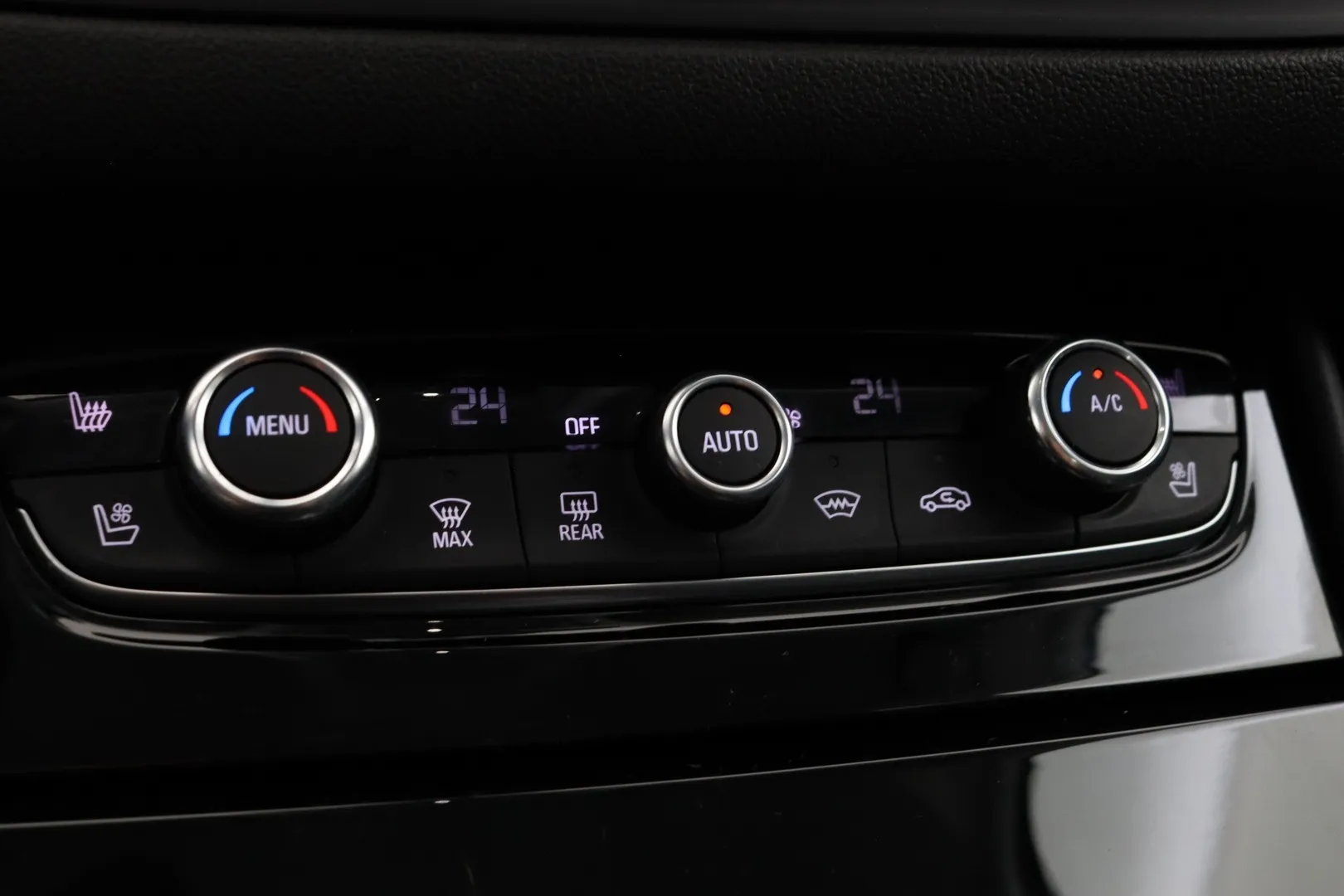 Opel Grandland RUX-565 carousel image