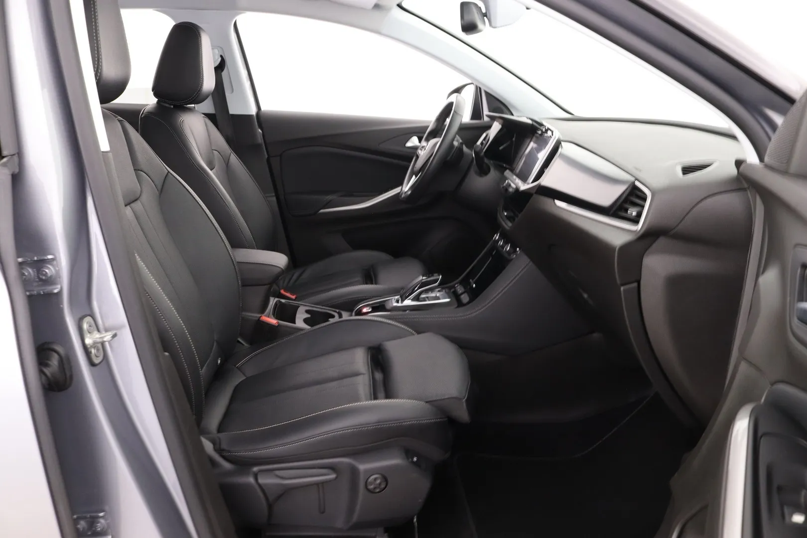 Opel Grandland RUX-565 carousel image
