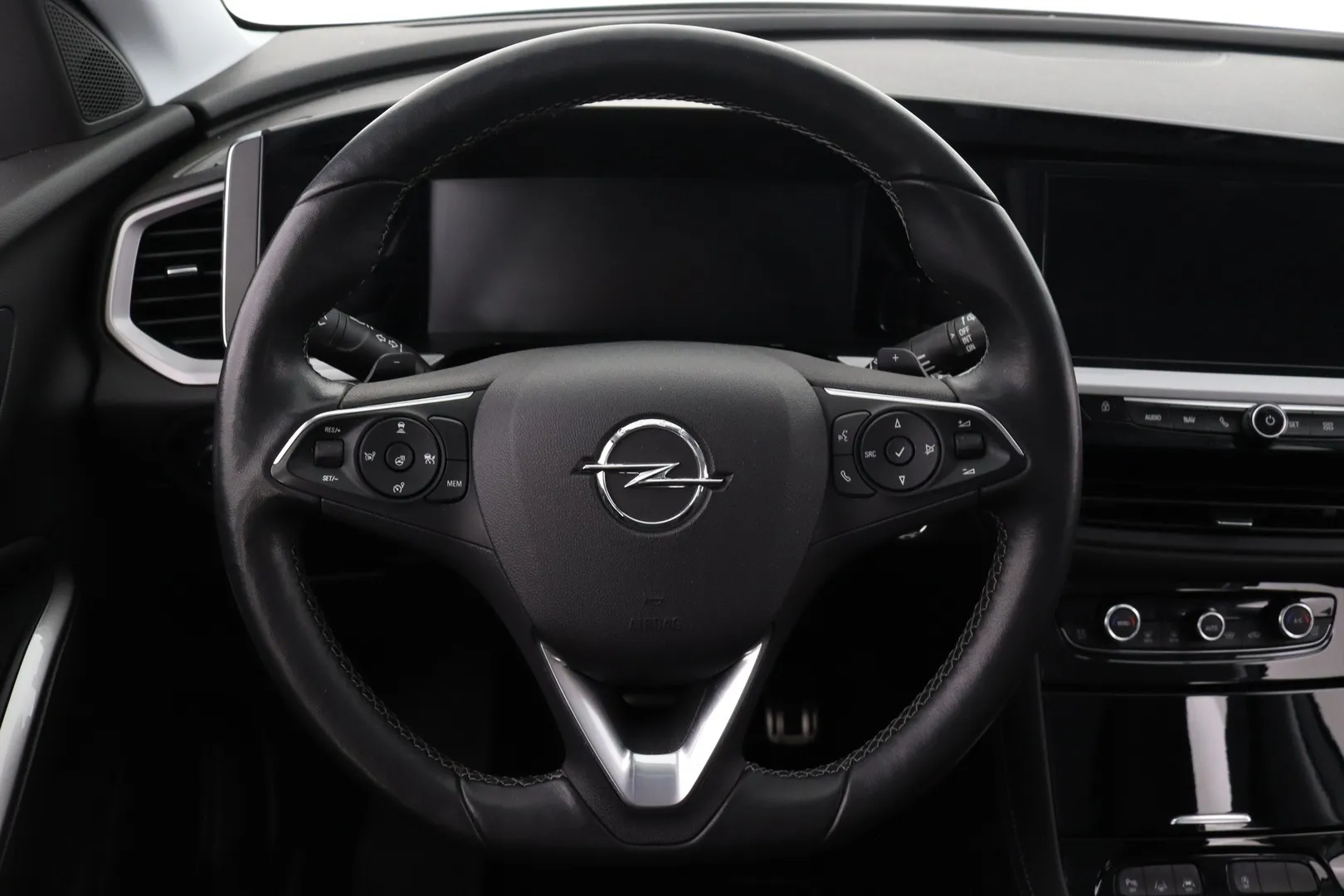Opel Grandland RUX-565 carousel image