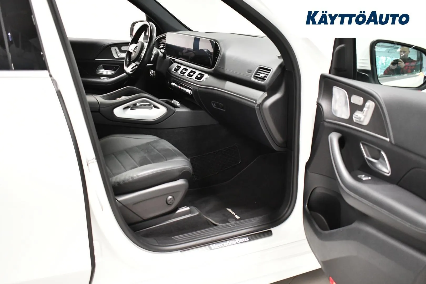 Mercedes-Benz GLE SPJ-475 carousel image