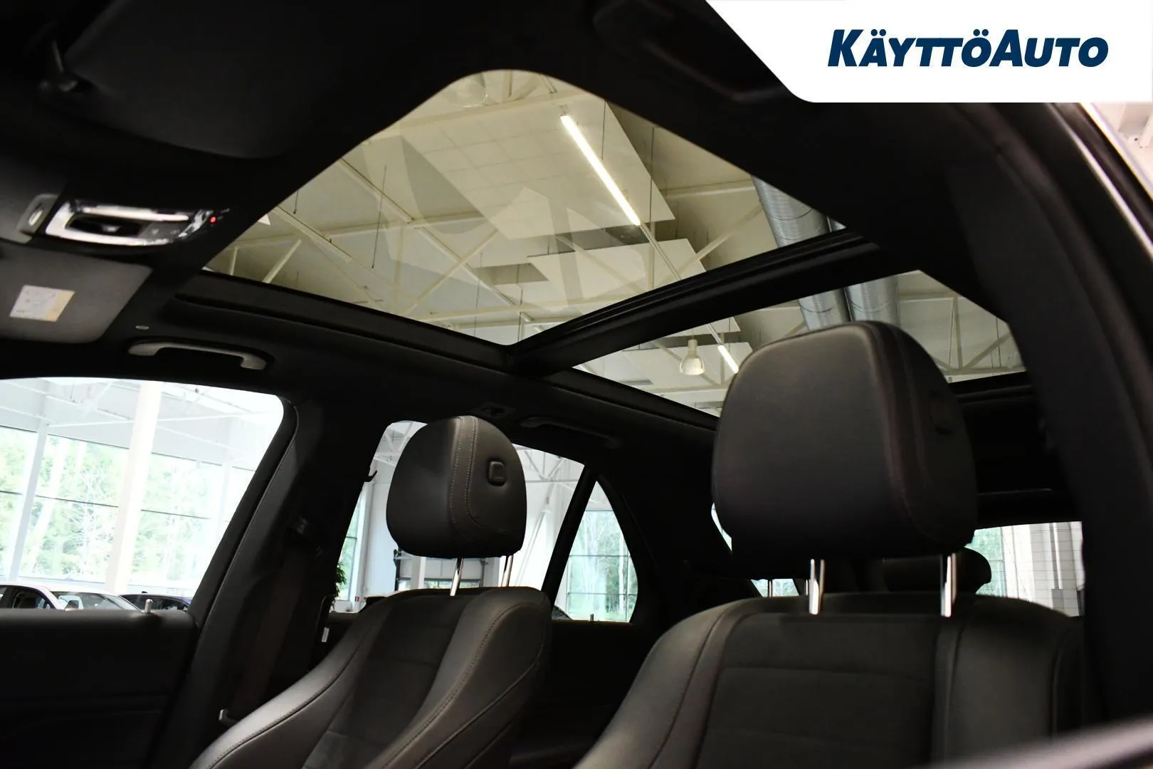 Mercedes-Benz GLE SPJ-475 carousel image