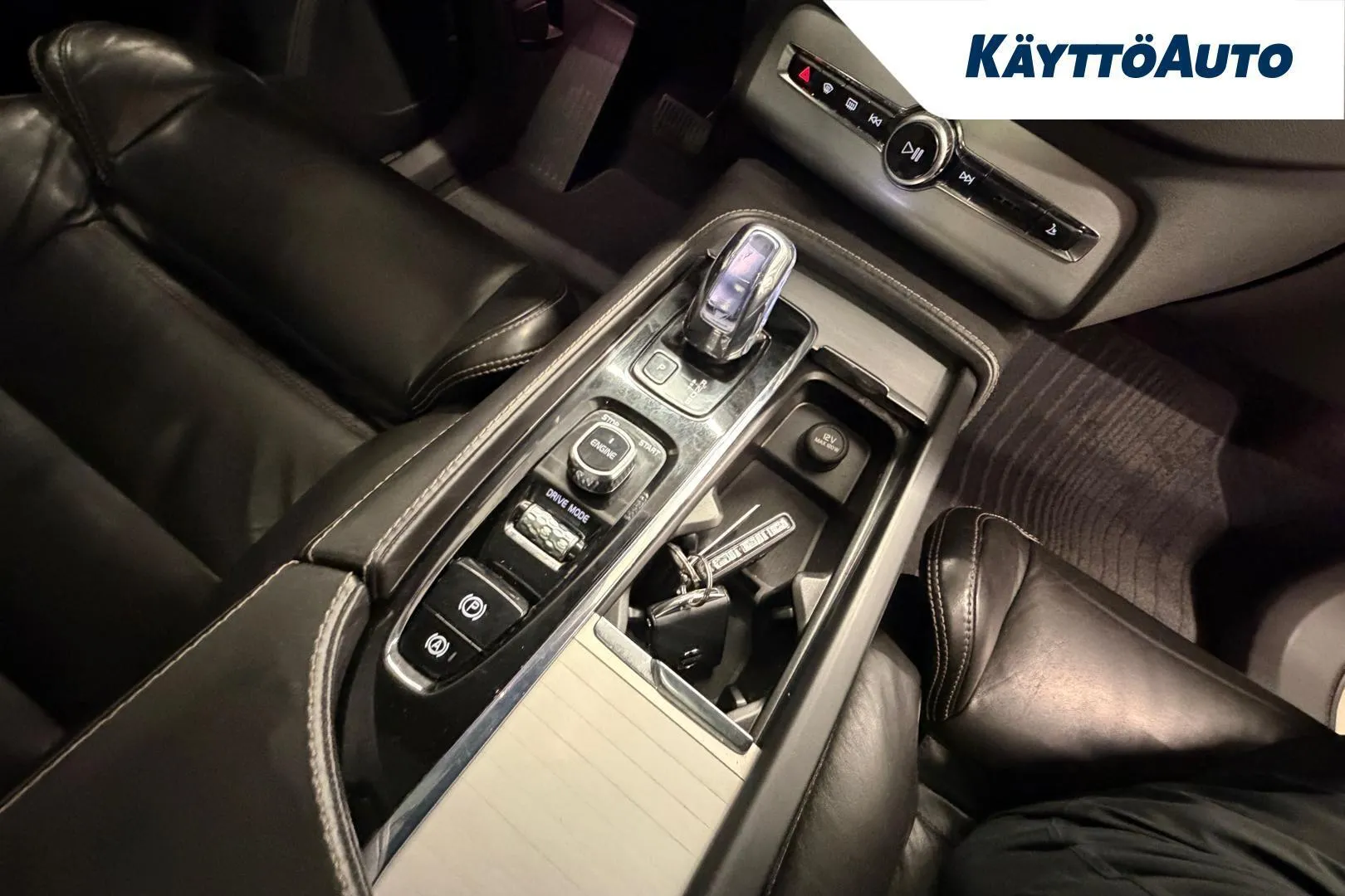 Volvo XC90 XXH-569 carousel image