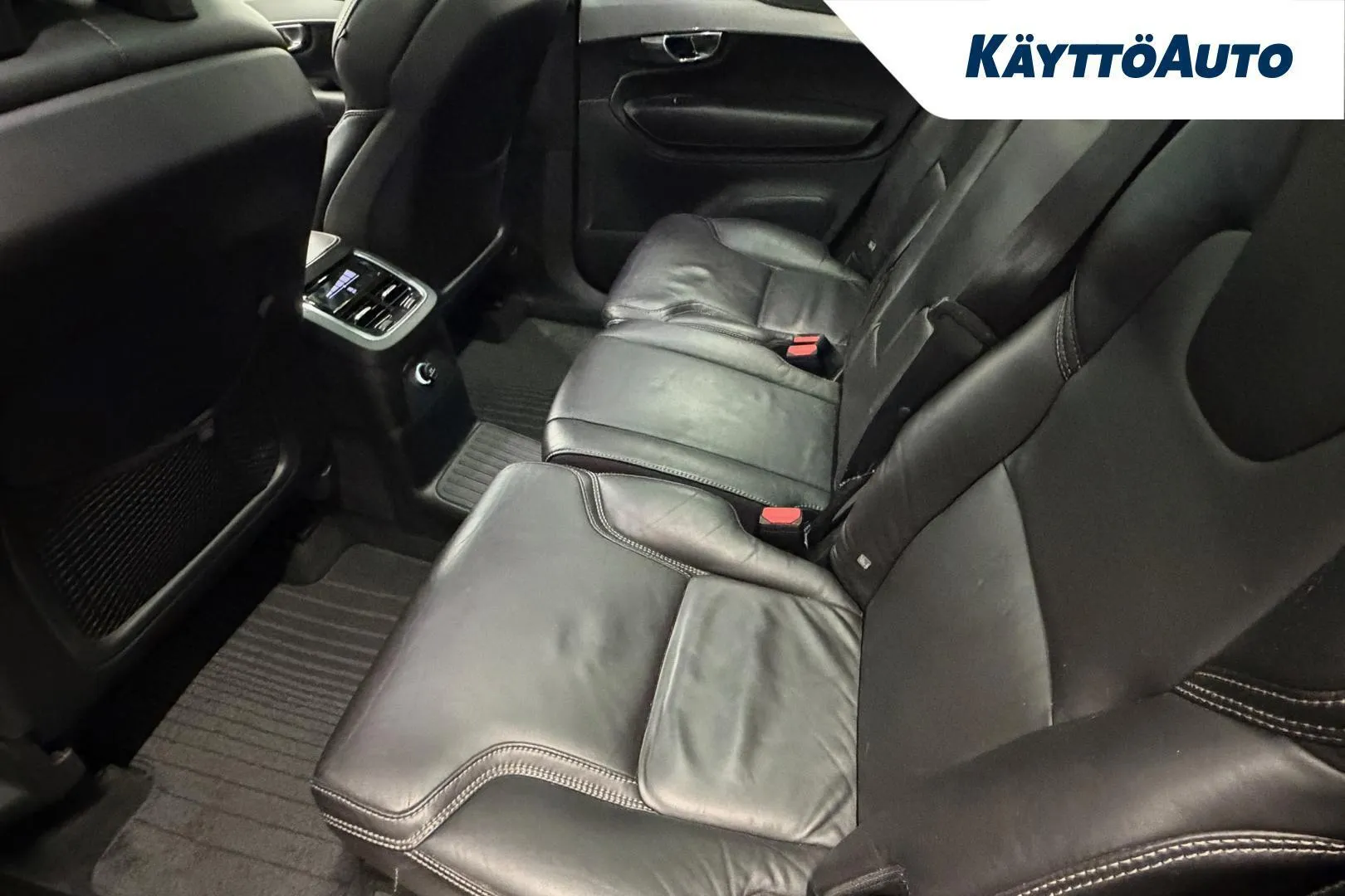 Volvo XC90 XXH-569 carousel image