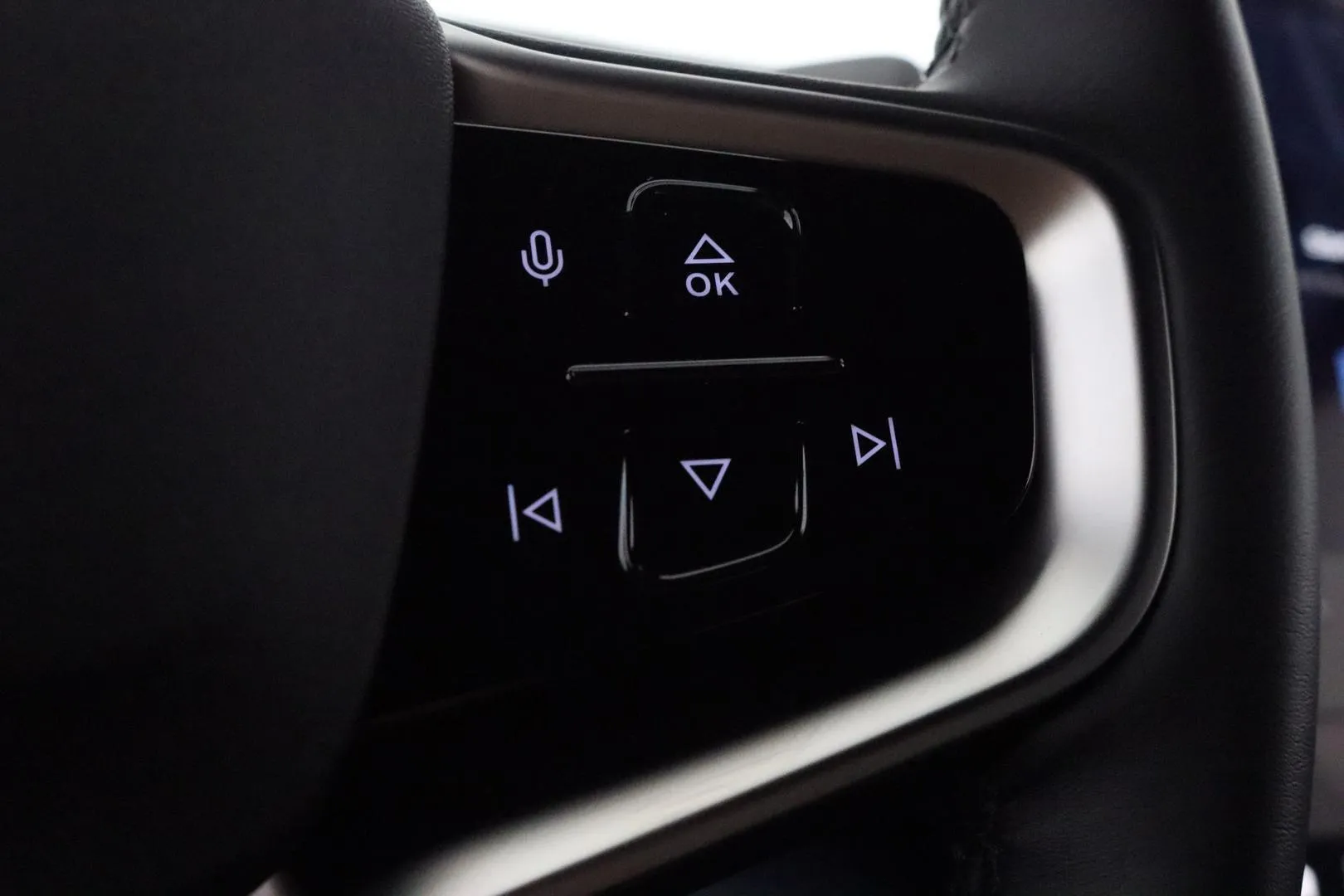 VOLVO EX30 JNO-560 carousel image