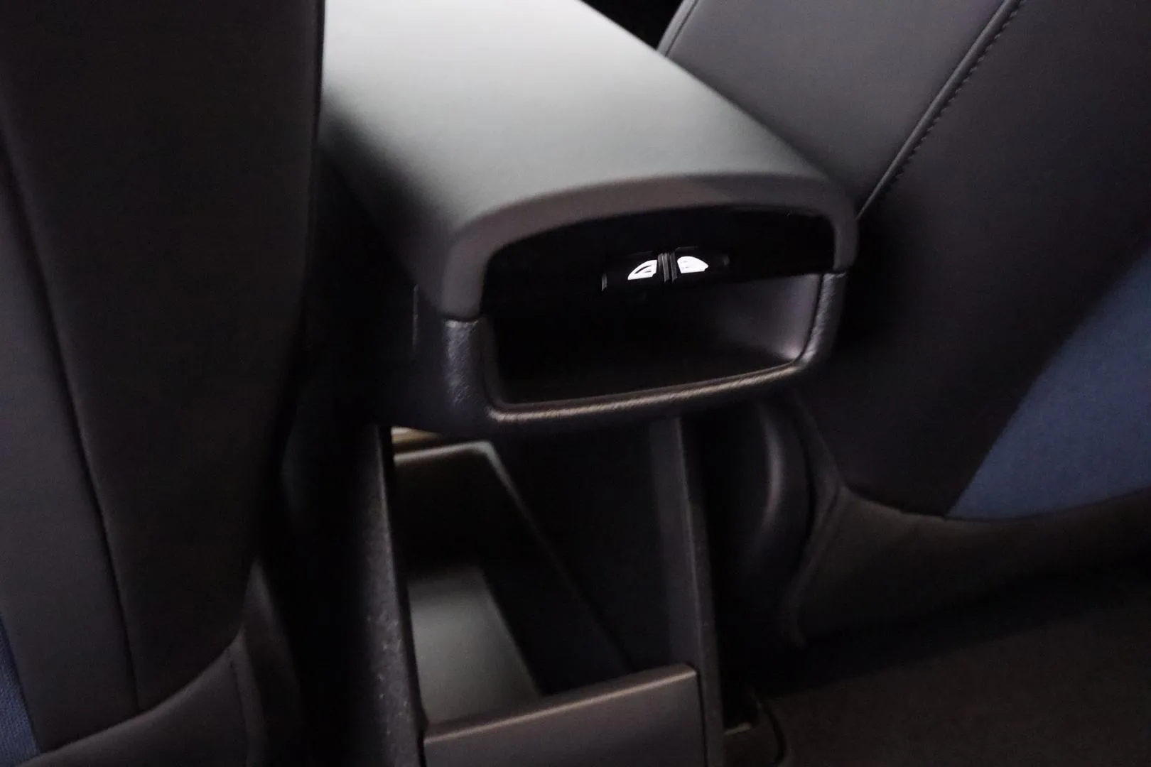 VOLVO EX30 JNO-560 carousel image