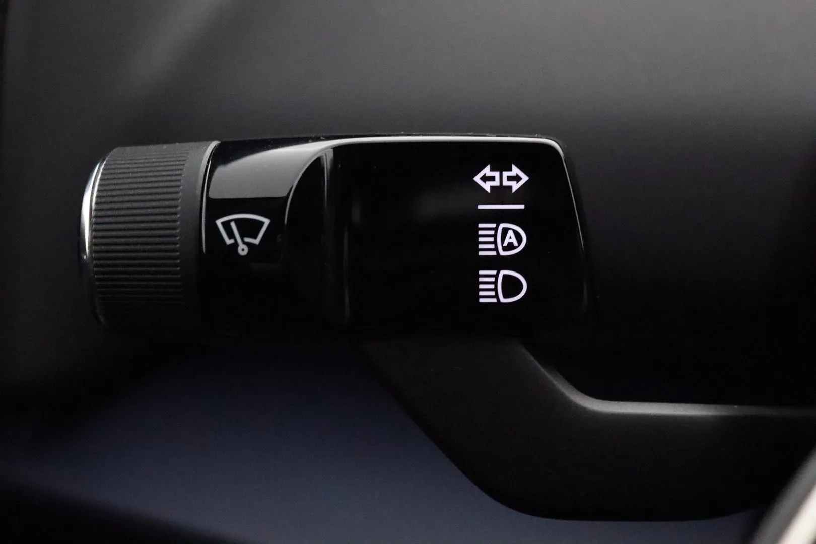 VOLVO EX30 JNO-560 carousel image